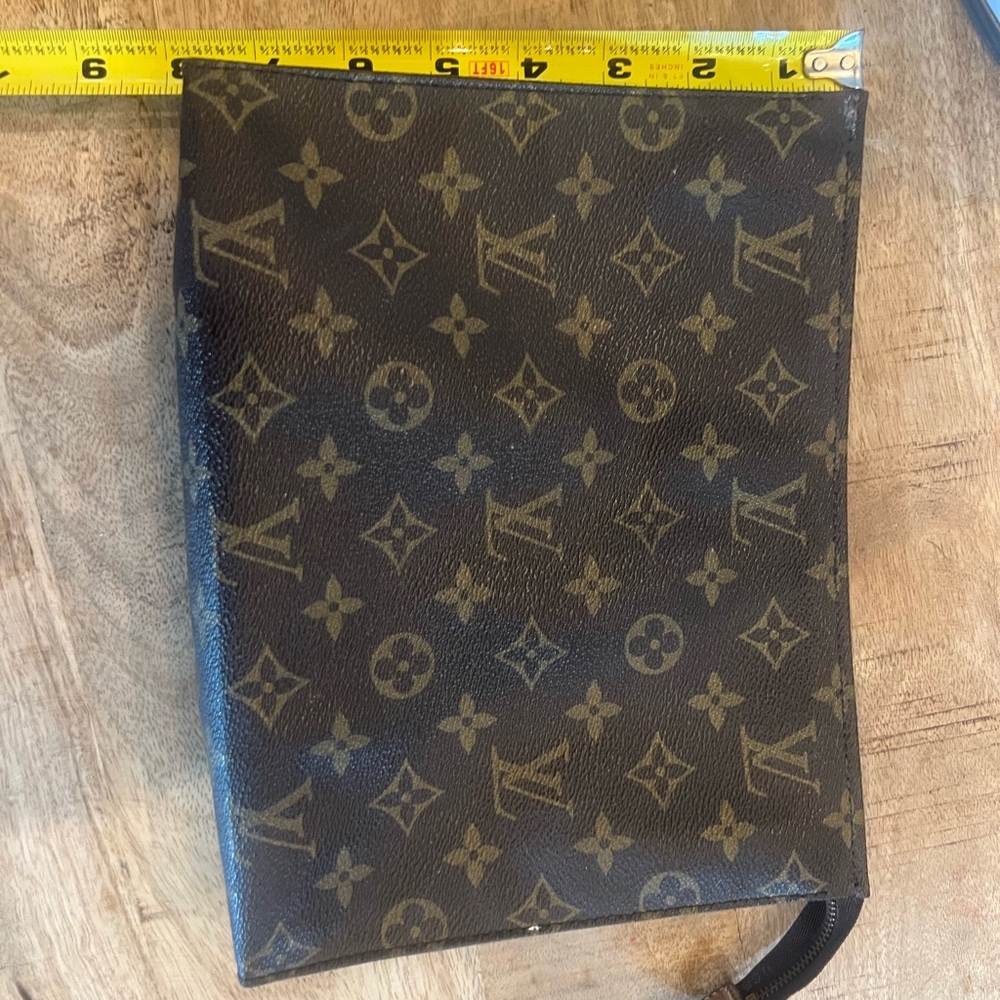 Authentic Louis Vuitton Monogram toiletry/Cosmetic Clutch